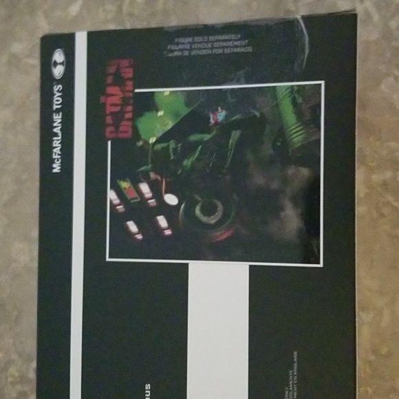 DC Batcycle - Picture 4 of 10